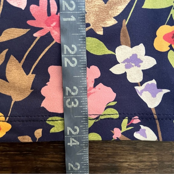 J. McLaughlin blue floral flowers Catalina cloth stretch blouse shirt medium - Picture 6 of 8